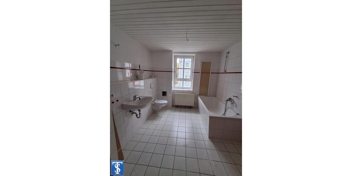 Etagenwohnung Plauen Altstadt - 3 Zimmer, 81 m&sup2;, 370&euro; | Angebot:24571773