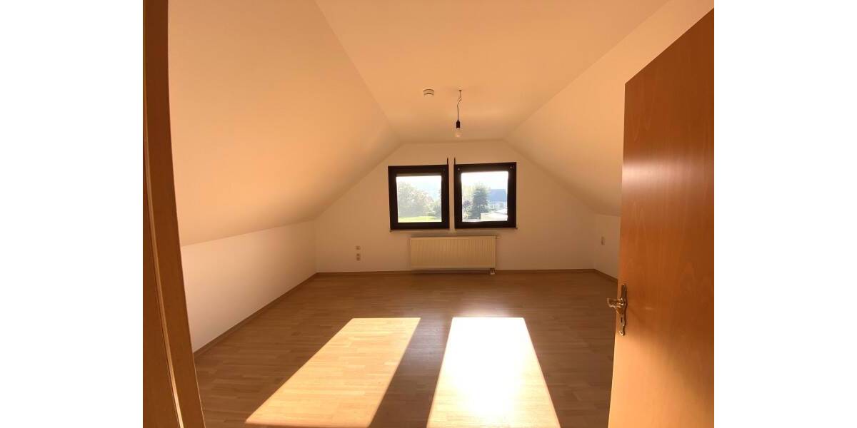 Etagenwohnung Plauen Thiergarten - 3 Zimmer, 120 m&sup2;, 1.100&euro; | Angebot:26786863
