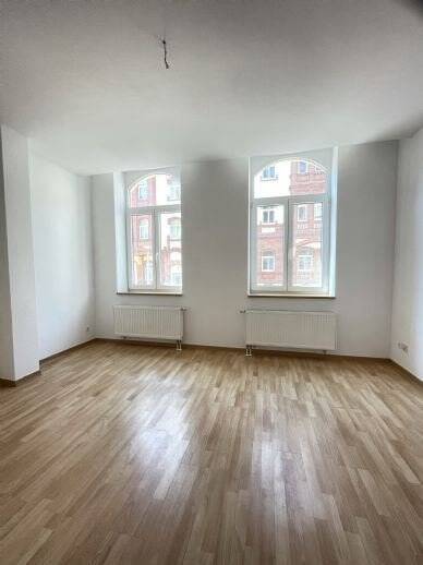 Etagenwohnung Plauen Westend - 2 Zimmer, 55 m&sup2;, 245&euro; | Angebot:25674921