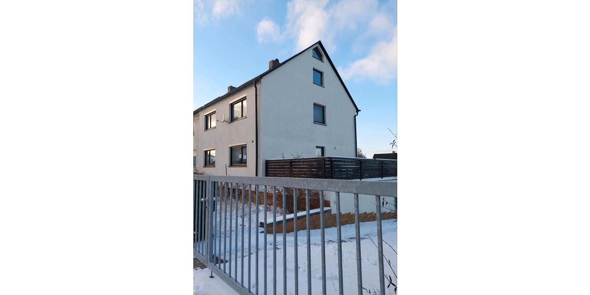 Doppelhaushälfte Selb - 4 Zimmer, 150 m&sup2;, 230.000&euro; | Angebot:26001710