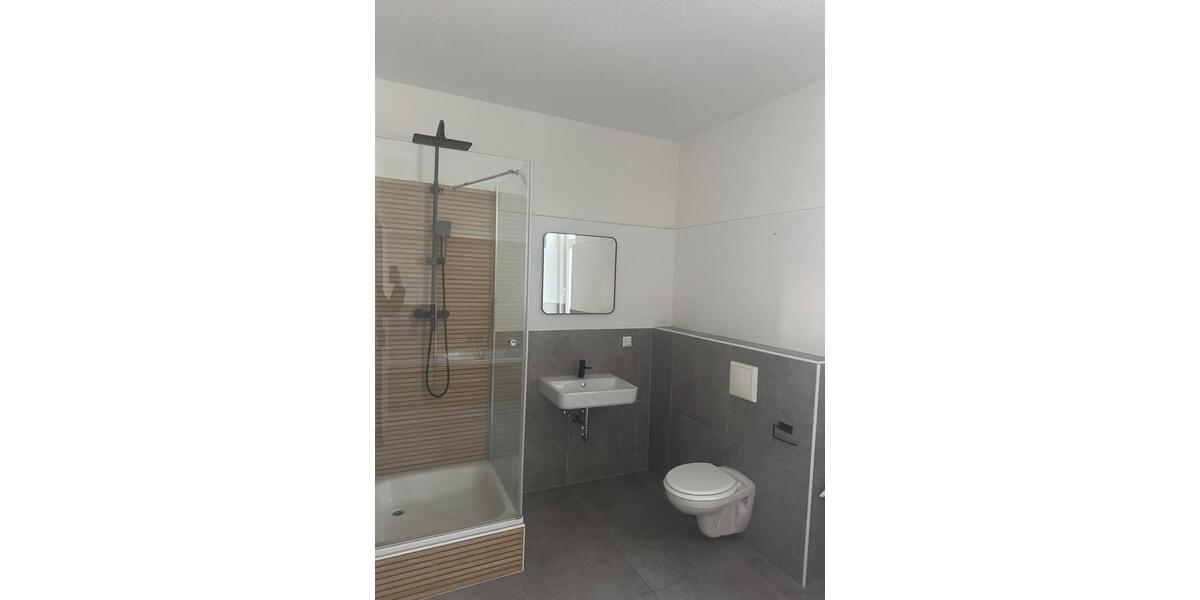 Etagenwohnung Plauen Bahnhofsvorstadt - 3 Zimmer, 86 m&sup2;, 450&euro; | Angebot:25855312