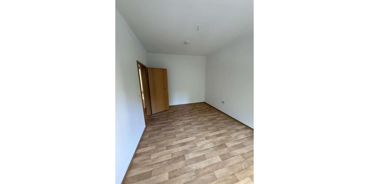 Etagenwohnung Plauen - 2 Zimmer, 66 m&sup2;, 328&euro; | Angebot:24587970