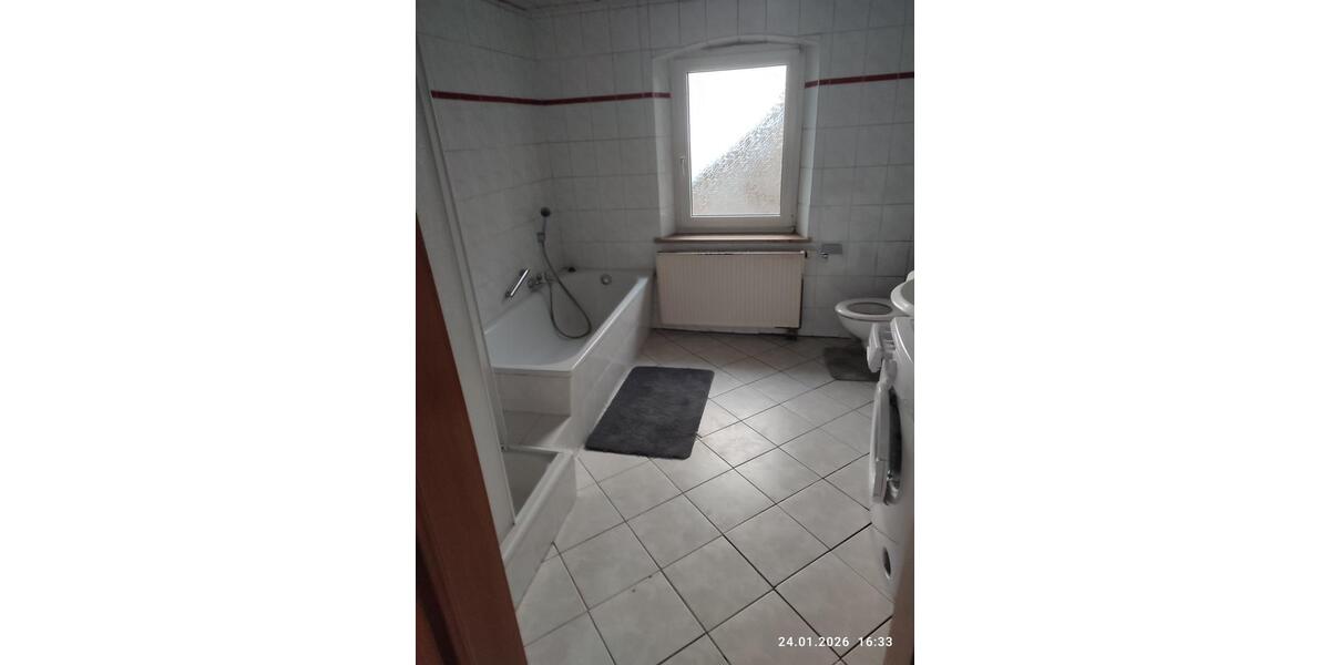 Etagenwohnung Leupoldsgrün - 1 Zimmer, 140 m&sup2;, 350&euro; | Angebot:24676465