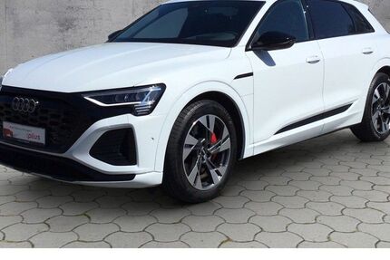 Audi Q8 e-tron 45.000 km 48.980 &euro; Plauen 08527
