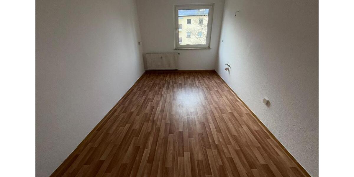 Etagenwohnung Plauen - 1 Zimmer, 39 m&sup2;, 236&euro; | Angebot:25303869