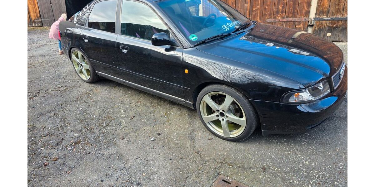 Audi A4 170.000 km 2.800 &euro; Plauen 08527