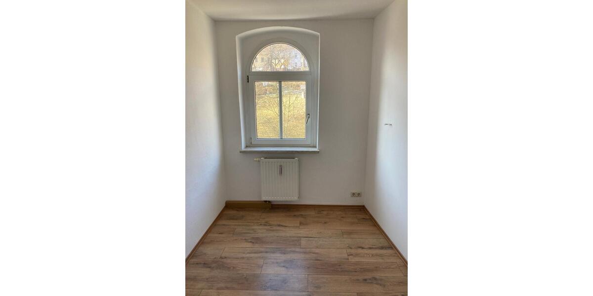 Dachgeschoßwohnung Adorf/Vogtland Vogtland - 2.5 Zimmer, 63 m&sup2;, 284&euro; | Angebot:25487034