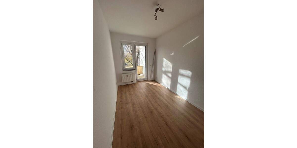 Etagenwohnung Plauen Stadtmitte - 3 Zimmer, 68 m&sup2;, 375&euro; | Angebot:26155802