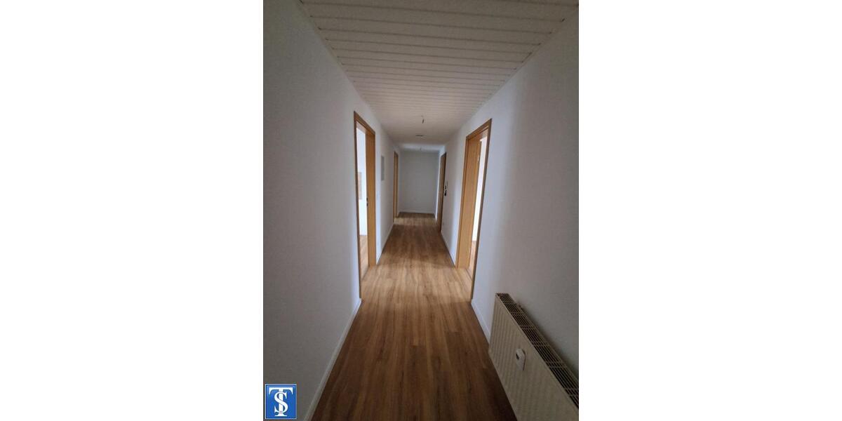 Etagenwohnung Plauen Altstadt - 3 Zimmer, 81 m&sup2;, 370&euro; | Angebot:24571773