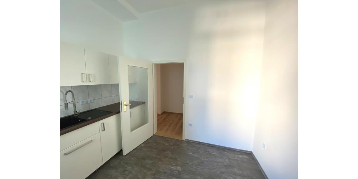 Etagenwohnung Plauen - 2 Zimmer, 63 m&sup2;, 355&euro; | Angebot:25055996