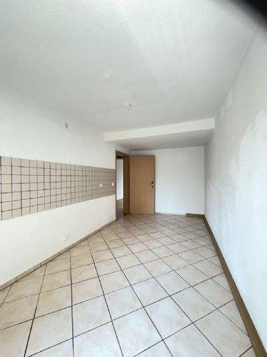 Etagenwohnung Plauen Haselbrunn - 4 Zimmer, 100 m&sup2;, 450&euro; | Angebot:25674924