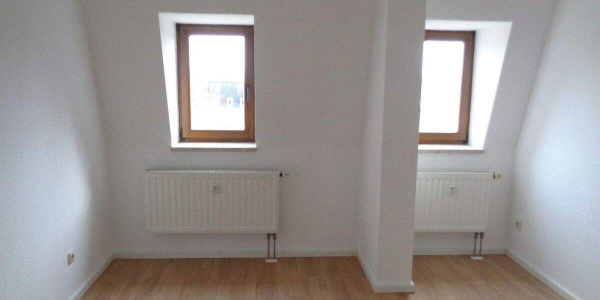 Etagenwohnung Plauen Preißelpöhl - 2 Zimmer, 52 m&sup2;, 215&euro; | Angebot:25879121
