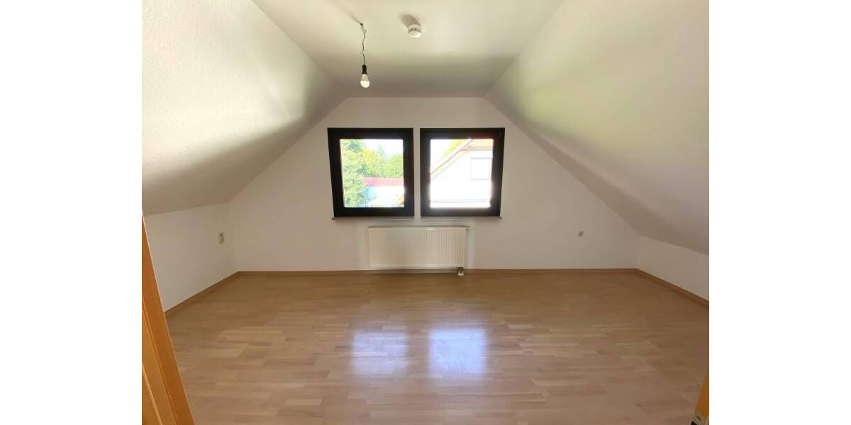 Etagenwohnung Plauen Thiergarten - 3 Zimmer, 120 m&sup2;, 1.100&euro; | Angebot:26786863