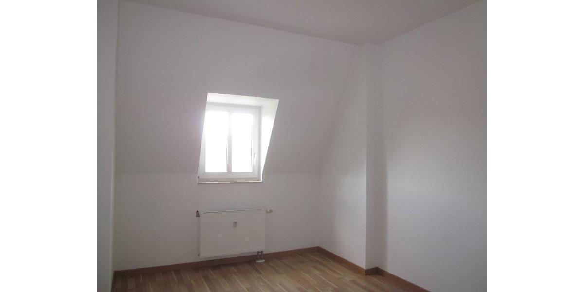 Dachgeschoßwohnung Plauen Bahnhofsvorstadt - 3 Zimmer, 81 m&sup2;, 379&euro; | Angebot:19935404