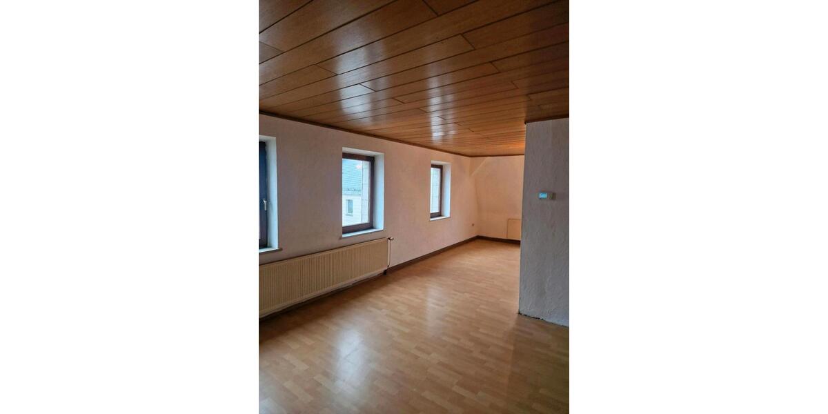 Etagenwohnung Selb - 3 Zimmer, 78 m&sup2;, 500&euro; | Angebot:26444199