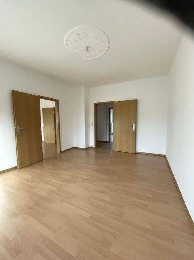 Etagenwohnung Plauen Stadtmitte - 3 Zimmer, 71 m&sup2;, 320&euro; | Angebot:25674920