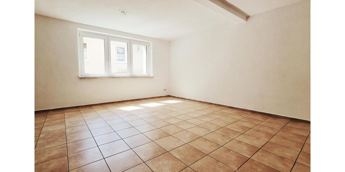 Etagenwohnung Schleiz - 2 Zimmer, 65 m&sup2;, 360&euro; | Angebot:24616021