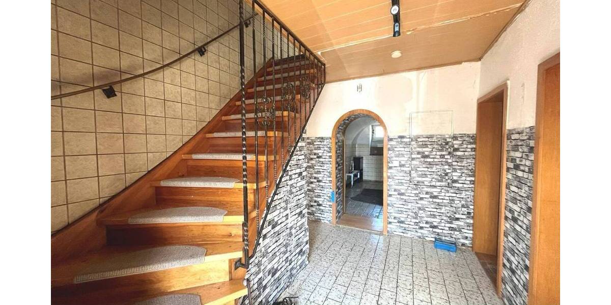 Einfamilienhaus Helmbrechts Enchenreuth - 7 Zimmer, 151 m&sup2;, 79.000&euro; | Angebot:26187386