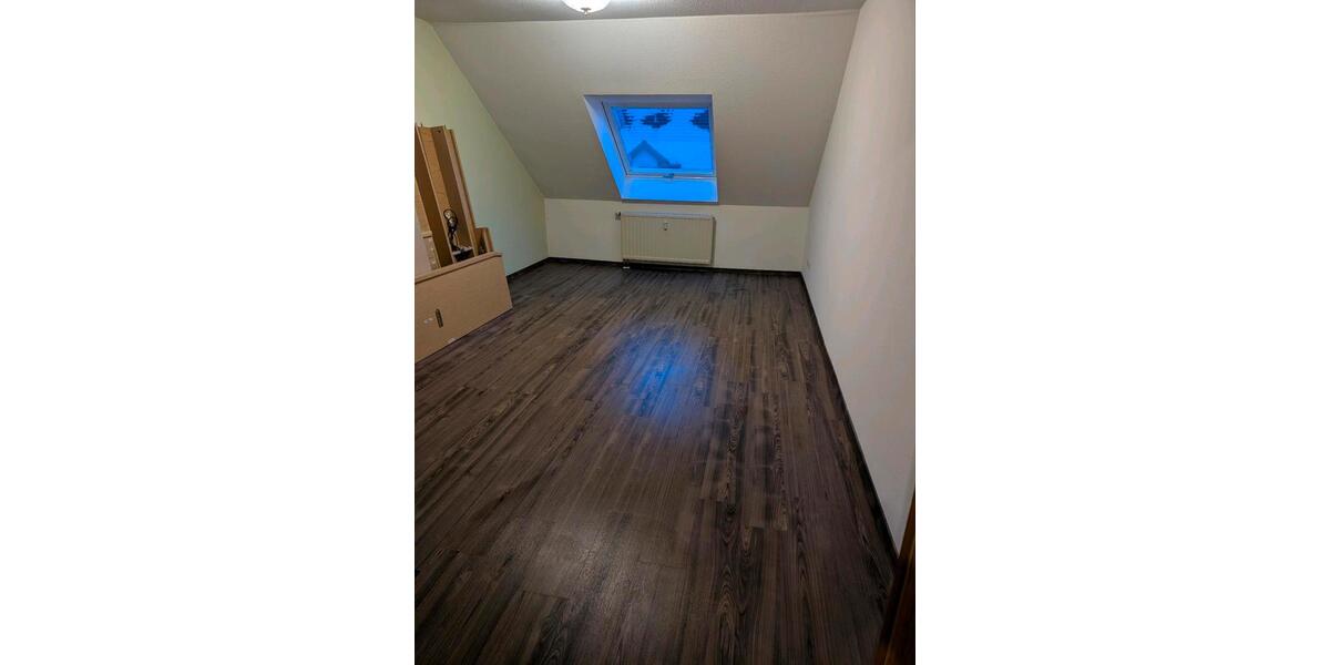 Dachgeschoßwohnung Köditz - 3 Zimmer, 89 m&sup2;, 270.000&euro; | Angebot:25098582