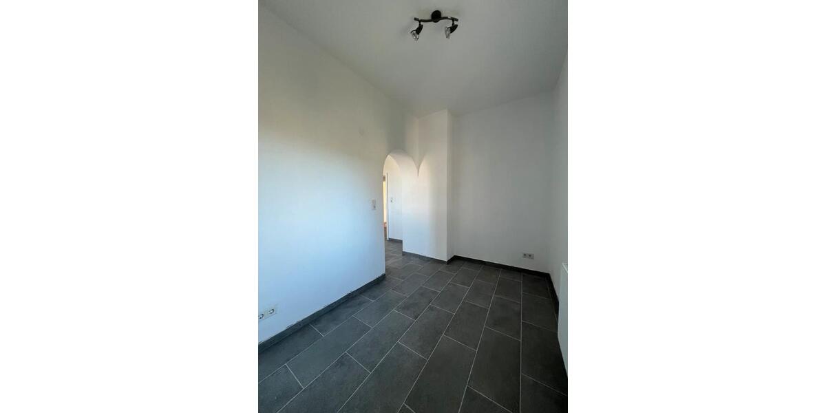 Etagenwohnung Selb - 3 Zimmer, 92 m&sup2;, 800&euro; | Angebot:26405823