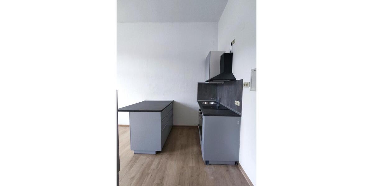 Etagenwohnung Plauen Altstadt - 2 Zimmer, 32 m&sup2;, 200&euro; | Angebot:24422933