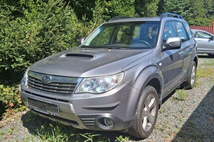 Subaru Forester 174.608 km 1.990 &euro; Plauen 08529
