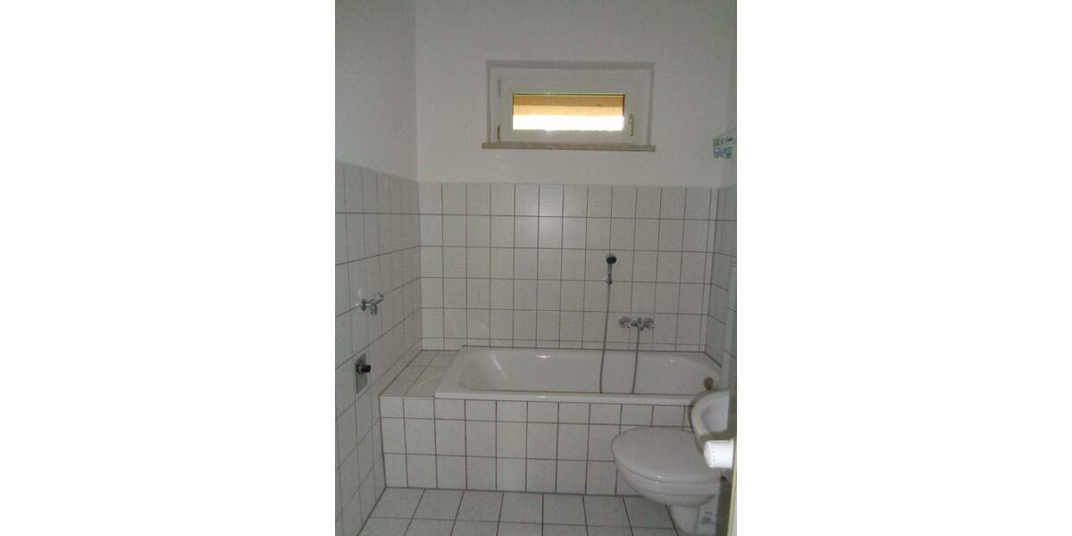 Etagenwohnung Plauen Stadtmitte - 3 Zimmer, 71 m&sup2;, 310&euro; | Angebot:25687460