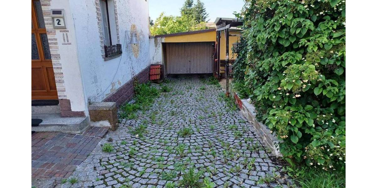 Doppelhaushälfte Pausa - 7 Zimmer, 185 m&sup2;, 65.000&euro; | Angebot:25741449