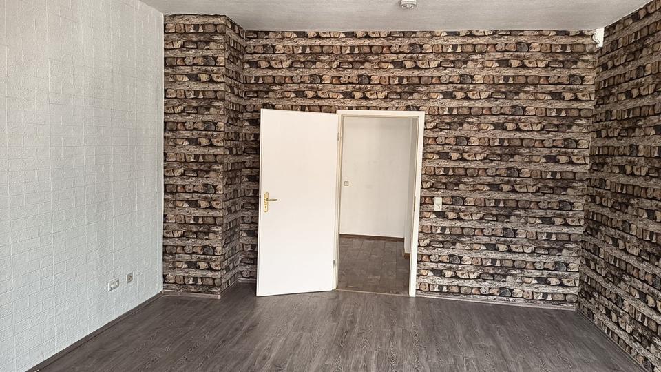 Dachgeschoßwohnung Plauen - 4 Zimmer, 94 m&sup2;, 41.000&euro; | Angebot:26125515