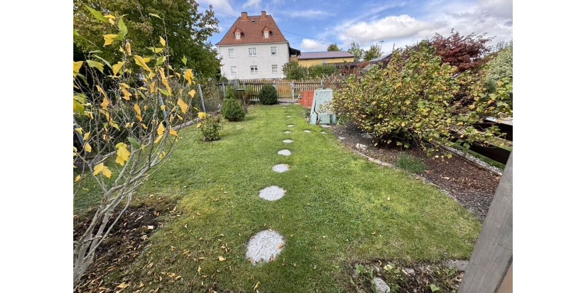 Provisionsfrei* Kernsaniertes Reihenmittelhaus in Kirchenlamitz - sehr gepflegt, sofort bezugsbereit - Reihenmittelhaus Kirchenlamitz Hohenbuch | Angebot:23381744