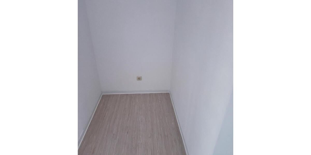 Etagenwohnung Plauen - 2 Zimmer, 63 m&sup2;, 315&euro; | Angebot:25444222