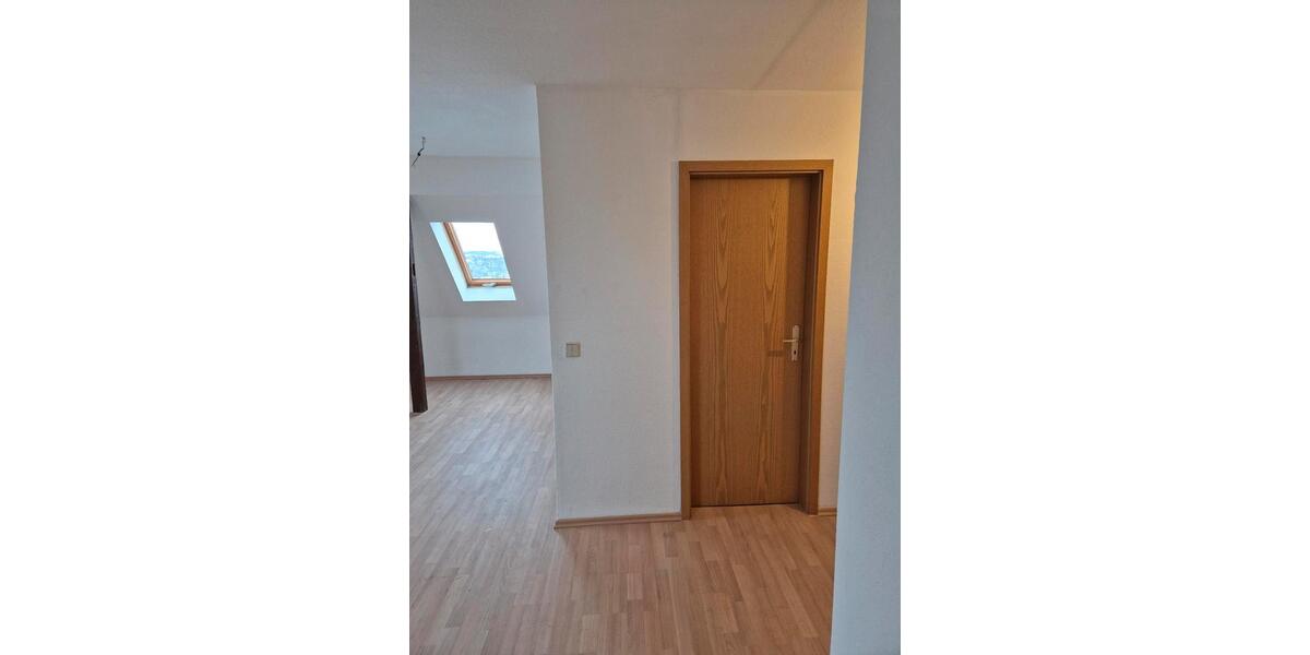 Dachgeschoßwohnung Plauen - 2 Zimmer, 39 m&sup2;, 390&euro; | Angebot:24444214