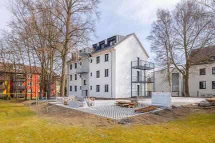 Wohnung Hof Neuhof - 3 Zimmer, 86 m&sup2;, 945&euro; | Angebot:25880459