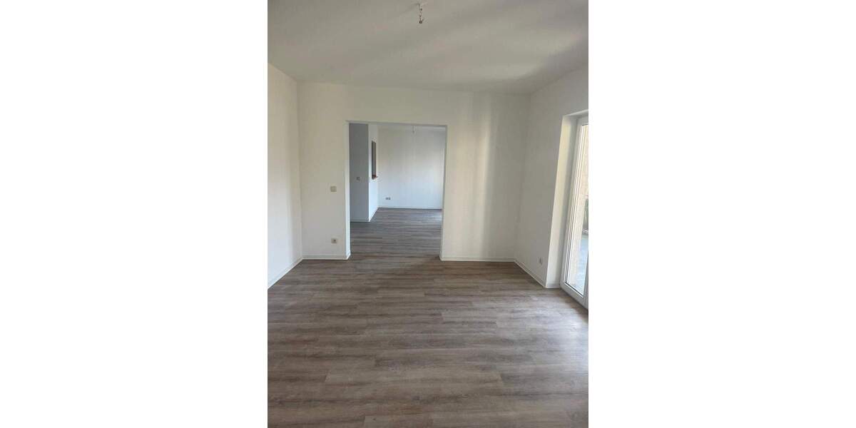 Etagenwohnung Plauen Preißelpöhl - 2 Zimmer, 78 m&sup2;, 429&euro; | Angebot:25662572