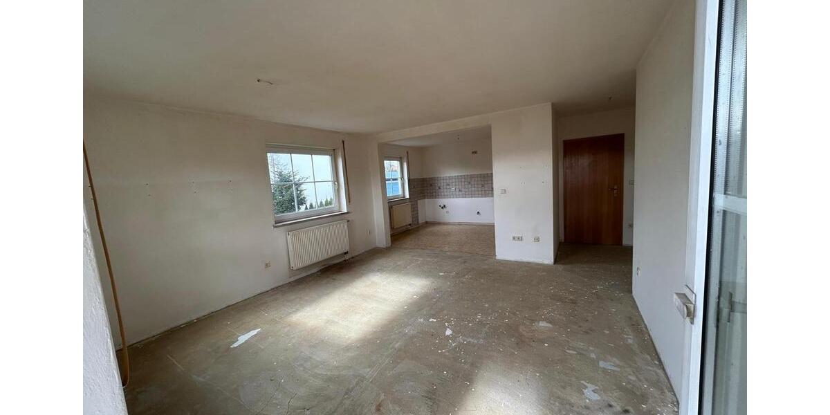 Hochparterre Helmbrechts - 2 Zimmer, 71 m&sup2;, 89.000&euro; | Angebot:25721230