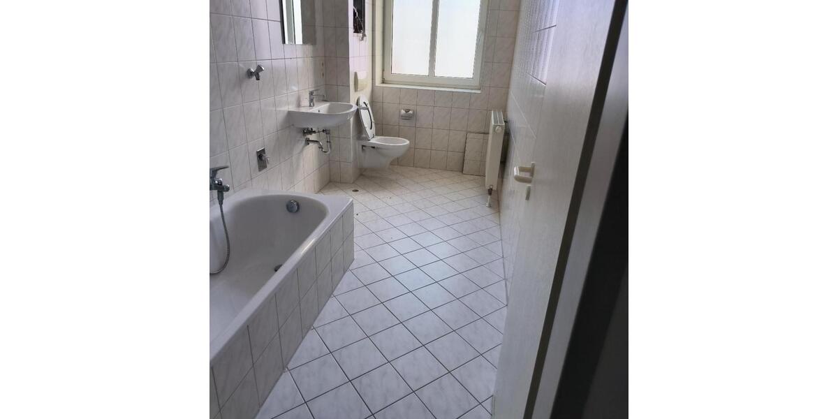 Etagenwohnung Plauen - 2 Zimmer, 63 m&sup2;, 315&euro; | Angebot:25444222