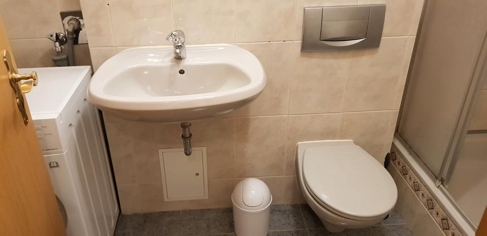 Dachgeschoßwohnung Plauen Altstadt - 1 Zimmer, 25 m&sup2;, 220&euro; | Angebot:26132618