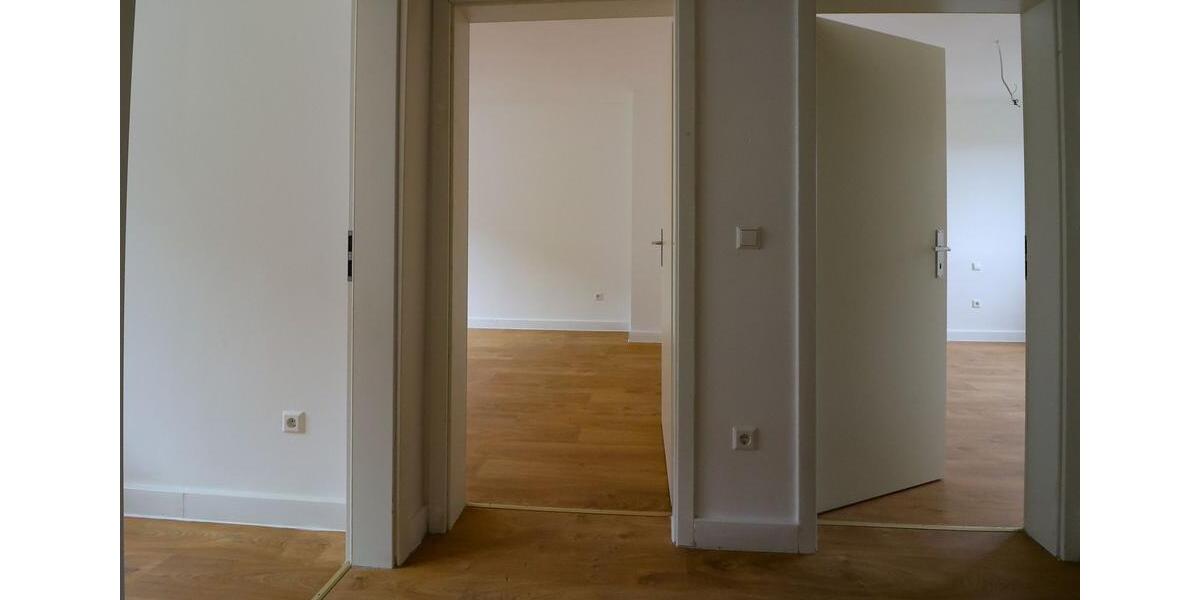 Etagenwohnung Plauen - 2 Zimmer, 50 m&sup2;, 300&euro; | Angebot:25538971