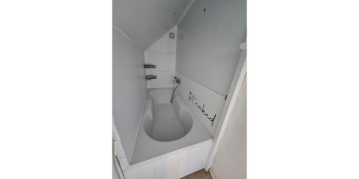 Dachgeschoßwohnung Weißdorf - 2 Zimmer, 30 m&sup2;, 310&euro; | Angebot:25329630