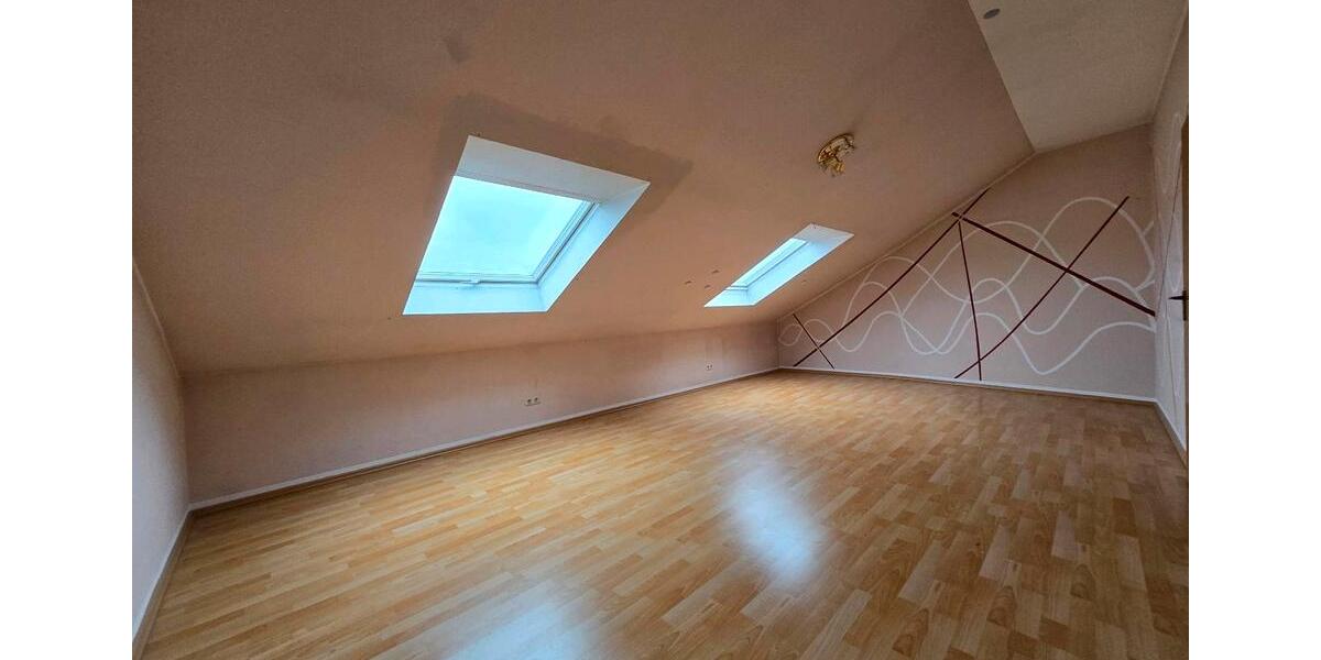 Dachgeschoßwohnung Hof Altstadt - 2 Zimmer, 52 m&sup2;, 89.000&euro; | Angebot:27281908
