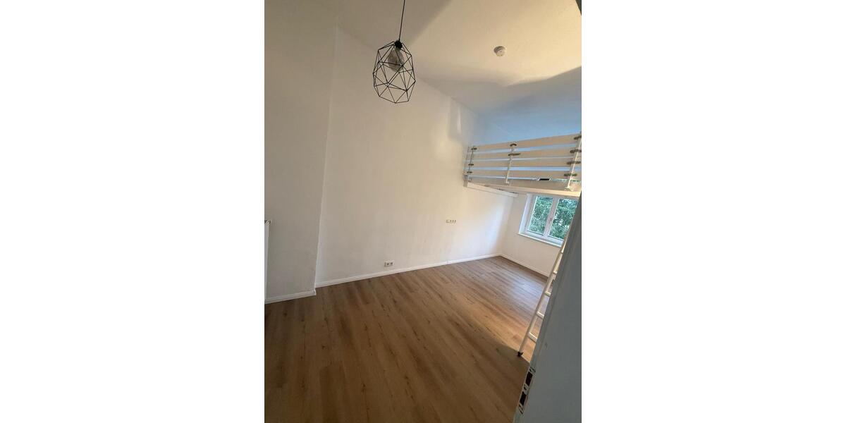 Etagenwohnung Hof Altstadt - 4 Zimmer, 130 m&sup2;, 900&euro; | Angebot:26290885