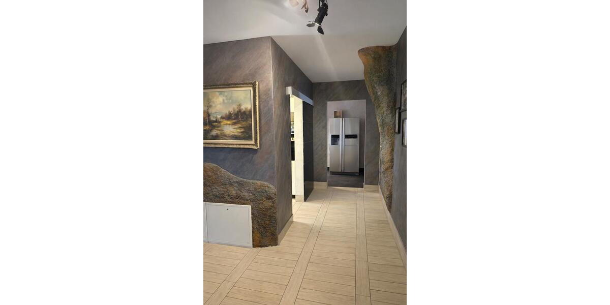 Dachgeschoßwohnung Plauen Altstadt - 5 Zimmer, 130 m&sup2;, 1.000&euro; | Angebot:25999918