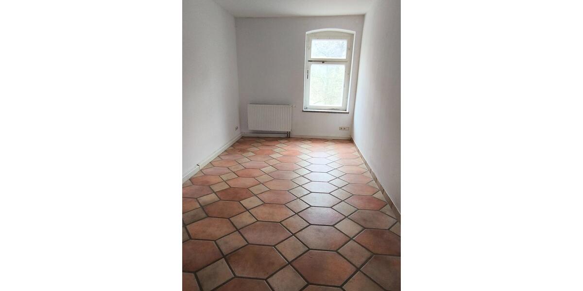 Etagenwohnung Oelsnitz (Vogtland) - 3 Zimmer, 71 m&sup2;, 450&euro; | Angebot:24652739