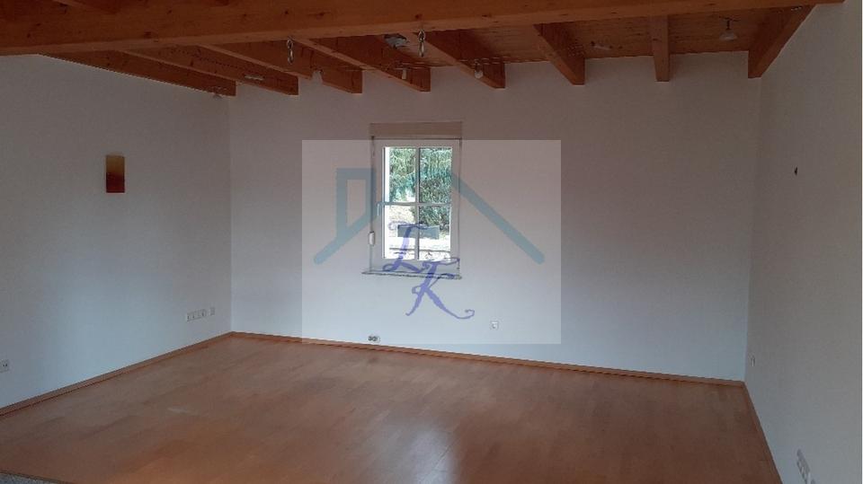 Maisonettenwohnung Röslau - 6 Zimmer, 180 m&sup2;, 950&euro; | Angebot:22921559