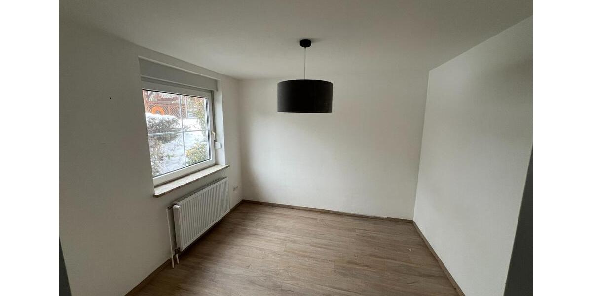 Erdgeschoßwohnung Bad Lobenstein - 2 Zimmer, 33 m&sup2;, 300&euro; | Angebot:25445788