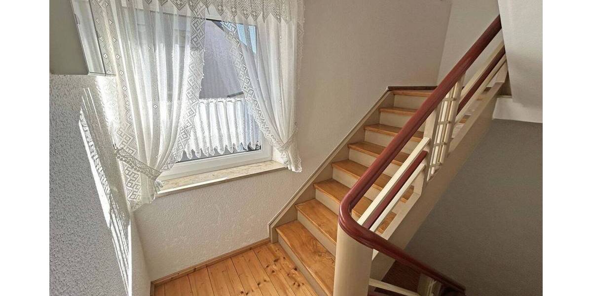 Mehrfamilienhaus, Wohnhaus Marktleugast - 6 Zimmer, 157 m&sup2;, 119.000&euro; | Angebot:26161307