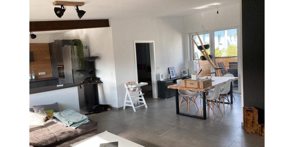 Hochparterre Naila - 3 Zimmer, 100 m&sup2;, 1.000&euro; | Angebot:25905391