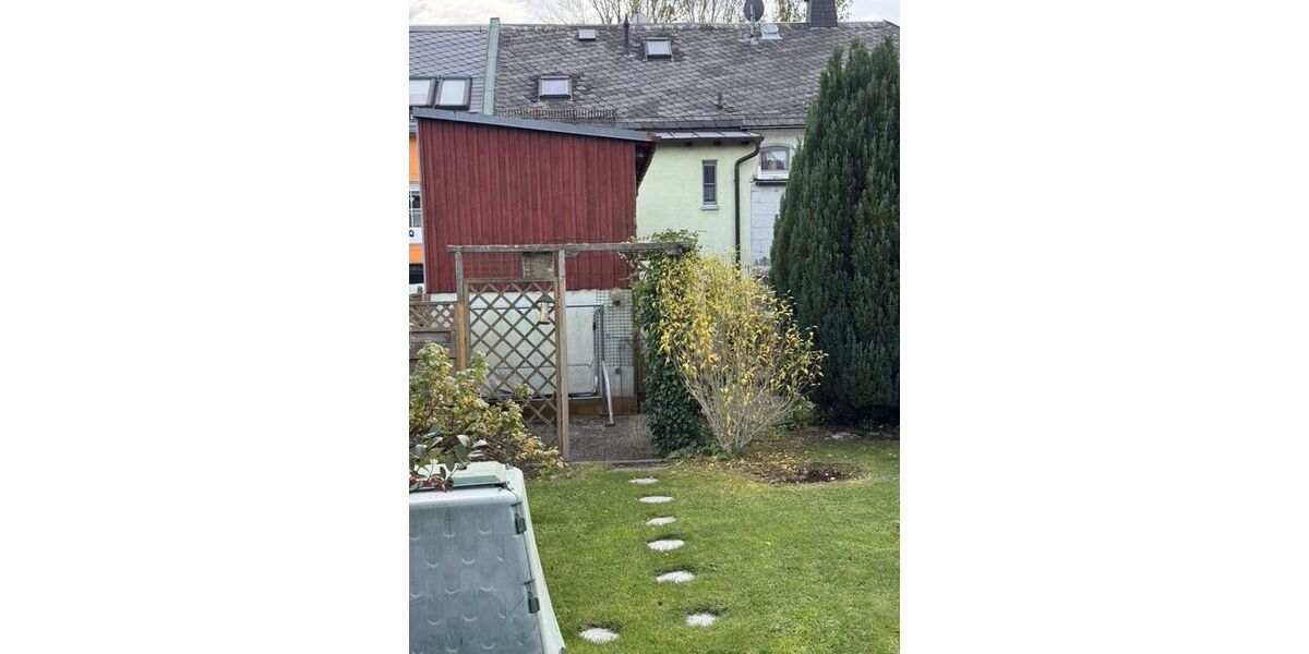 Provisionsfrei* Kernsaniertes Reihenmittelhaus in Kirchenlamitz - sehr gepflegt, sofort bezugsbereit - Reihenmittelhaus Kirchenlamitz Hohenbuch | Angebot:23381744