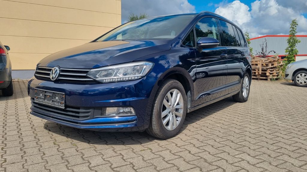 VW Touran 150.893 km 12.499 &euro; Tanna 07922