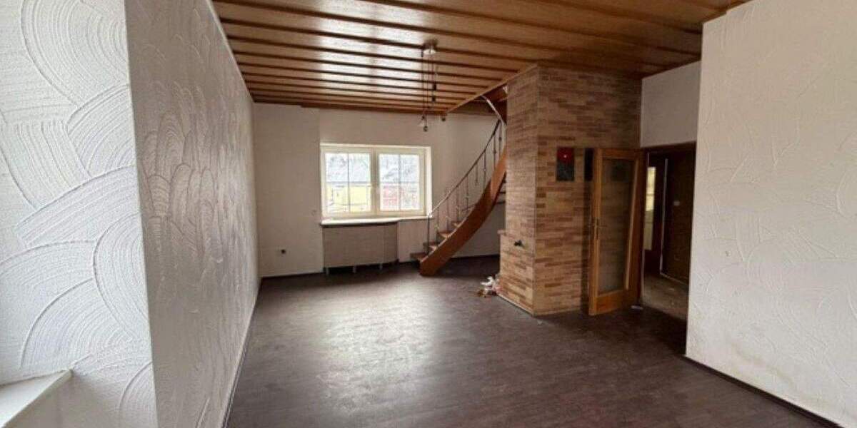 Mehrfamilienhaus, Wohnhaus Kirchenlamitz Hohenbuch - 6 Zimmer, 176 m&sup2;, 90.000&euro; | Angebot:25768818